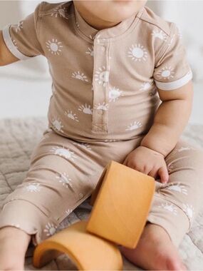 🌻3/$35 🌻  Loulou Lollipop - Unisex Baby Romper